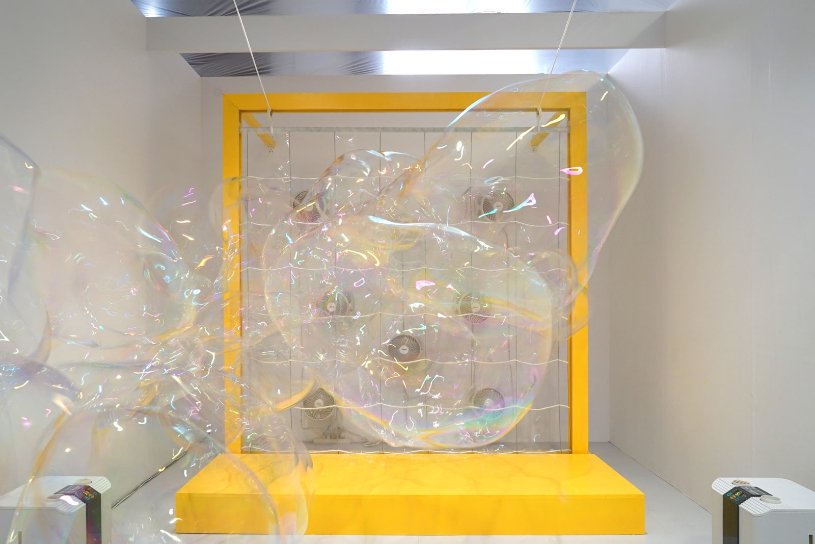 プロジェクション・ウォール