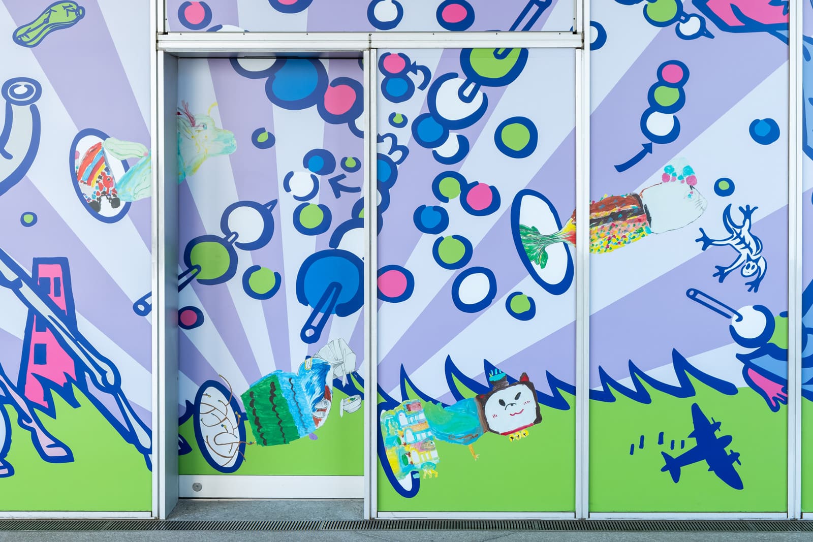 偶然現れたワームホール。優美な死骸は武蔵野の草むらでどんなシュルレアリスムの夢を見るのか。
