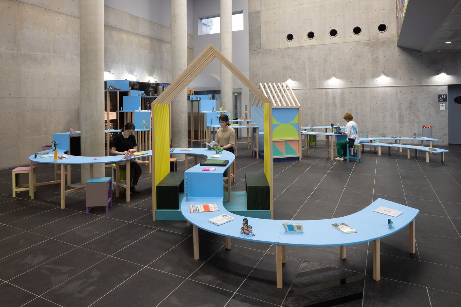 The Long and Winding River (tunnel and table)


