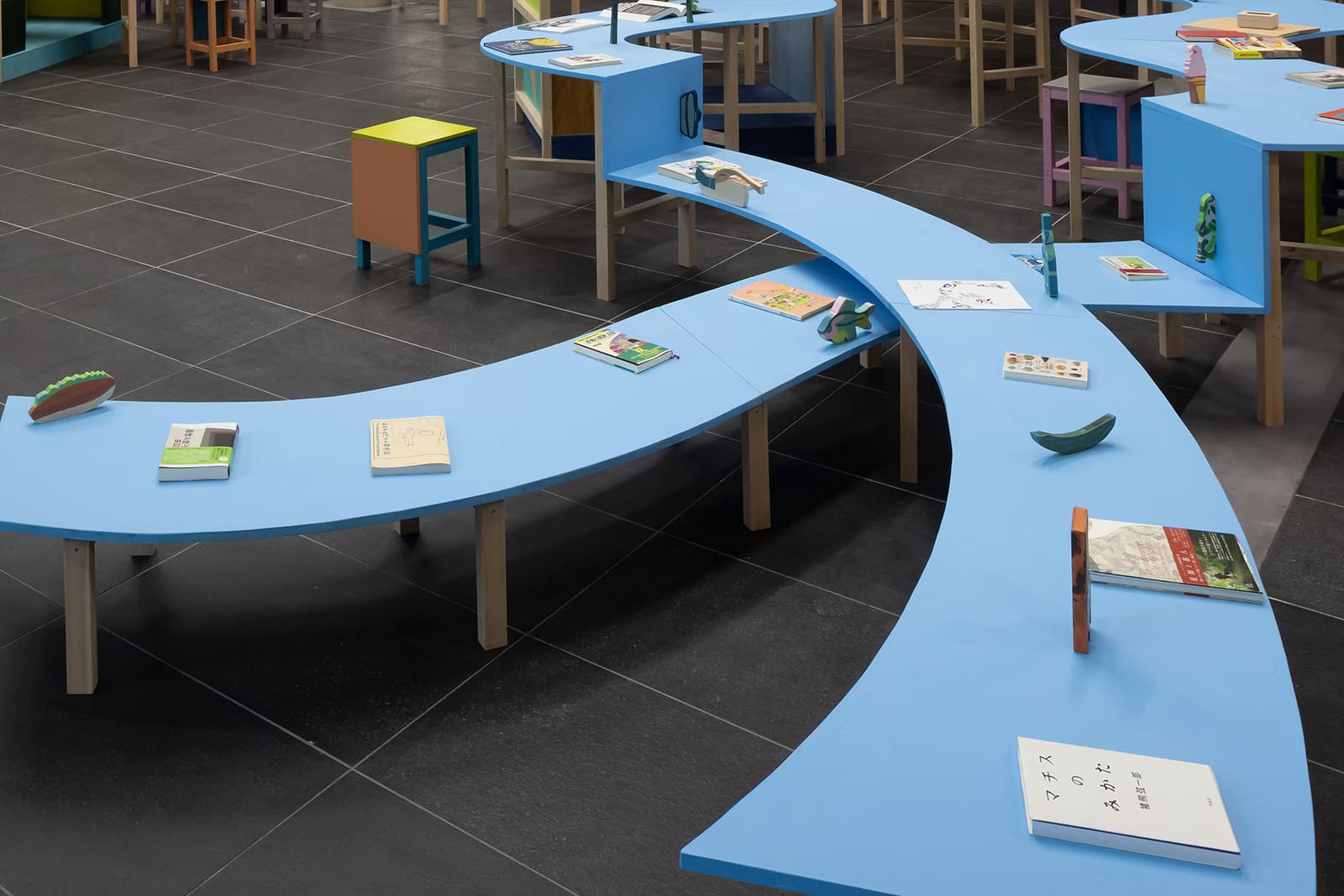 The Long and Winding River (tunnel and table)
