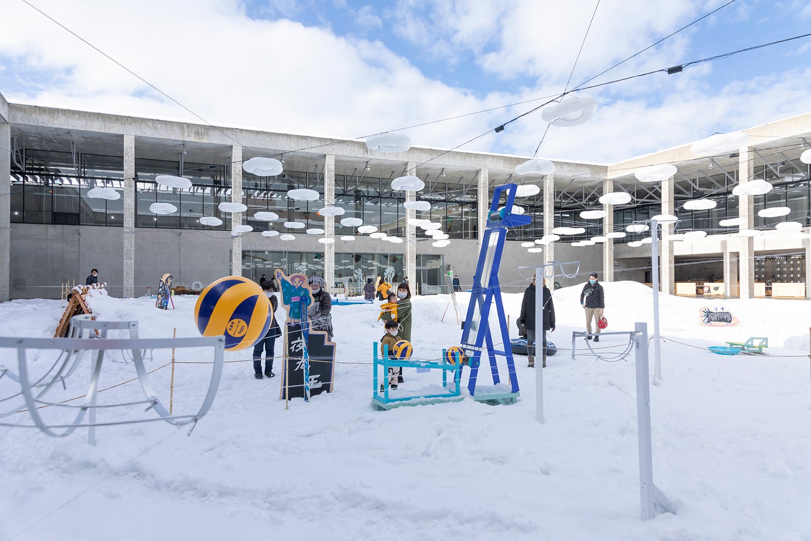 原倫太郎と原游による体験型アート《雪上ディスカバリー》