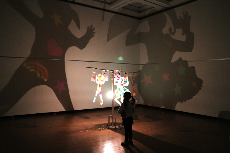 影のメリーゴーランド