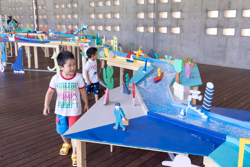 原倫太郎と原游による体験型アート《ウォーター・ビレッジ》